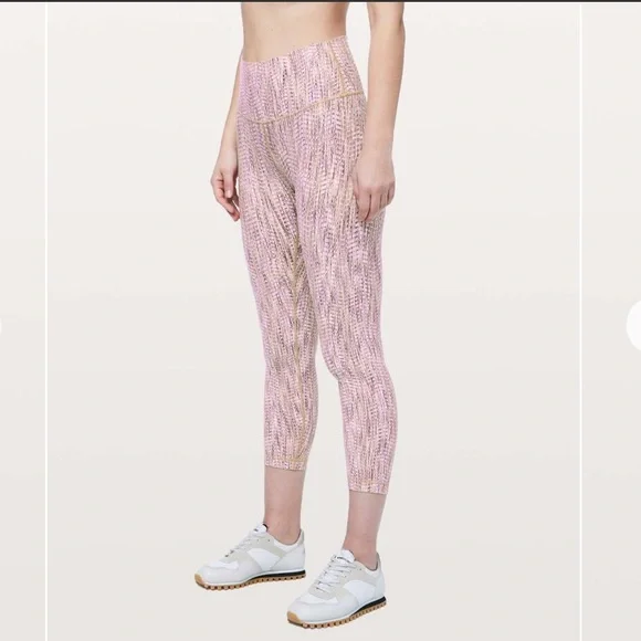 Lululemon Wunder Under High-Rise 7/8 Tight *Full-On Luon 25" Size 8 Pink Cream - Picture 3 of 12